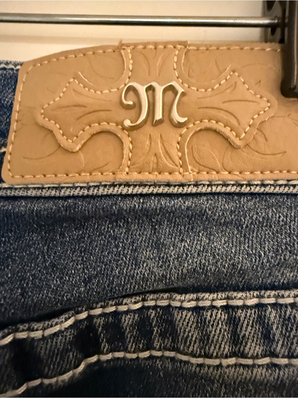 NWT Miss Me Jeans Women Size 28x32 Mid-Rise Bootcut Embellished Cross $134 - Picture 4 of 11